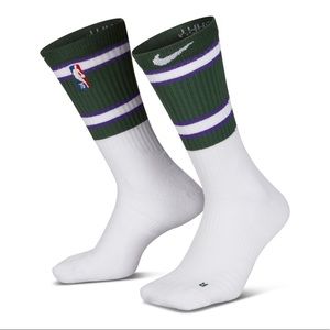 Nike City Edition Milwaukee Bucks Crew Socks Size L (mens 8-12 or womens…